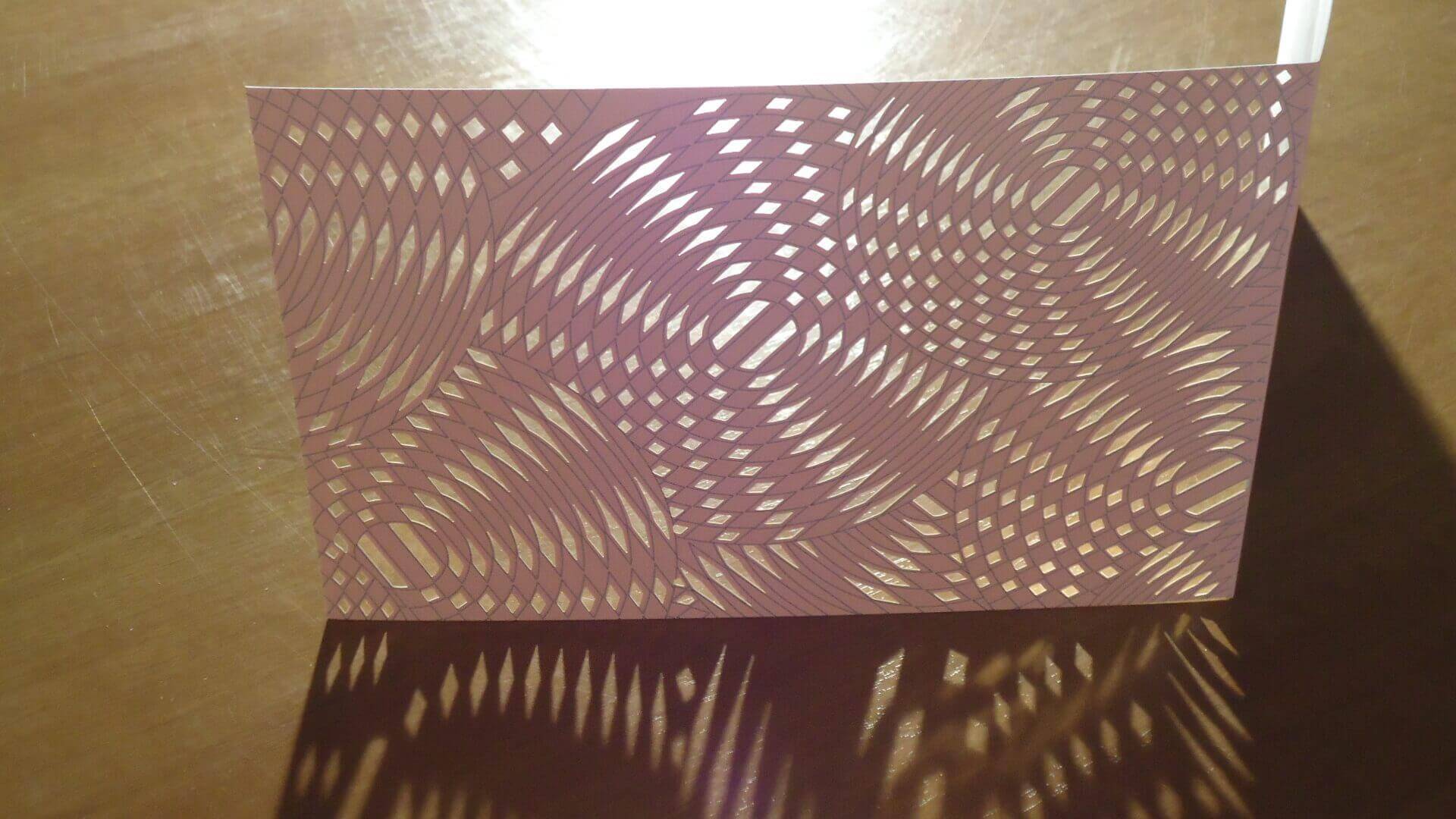 Traforature della carta in laser